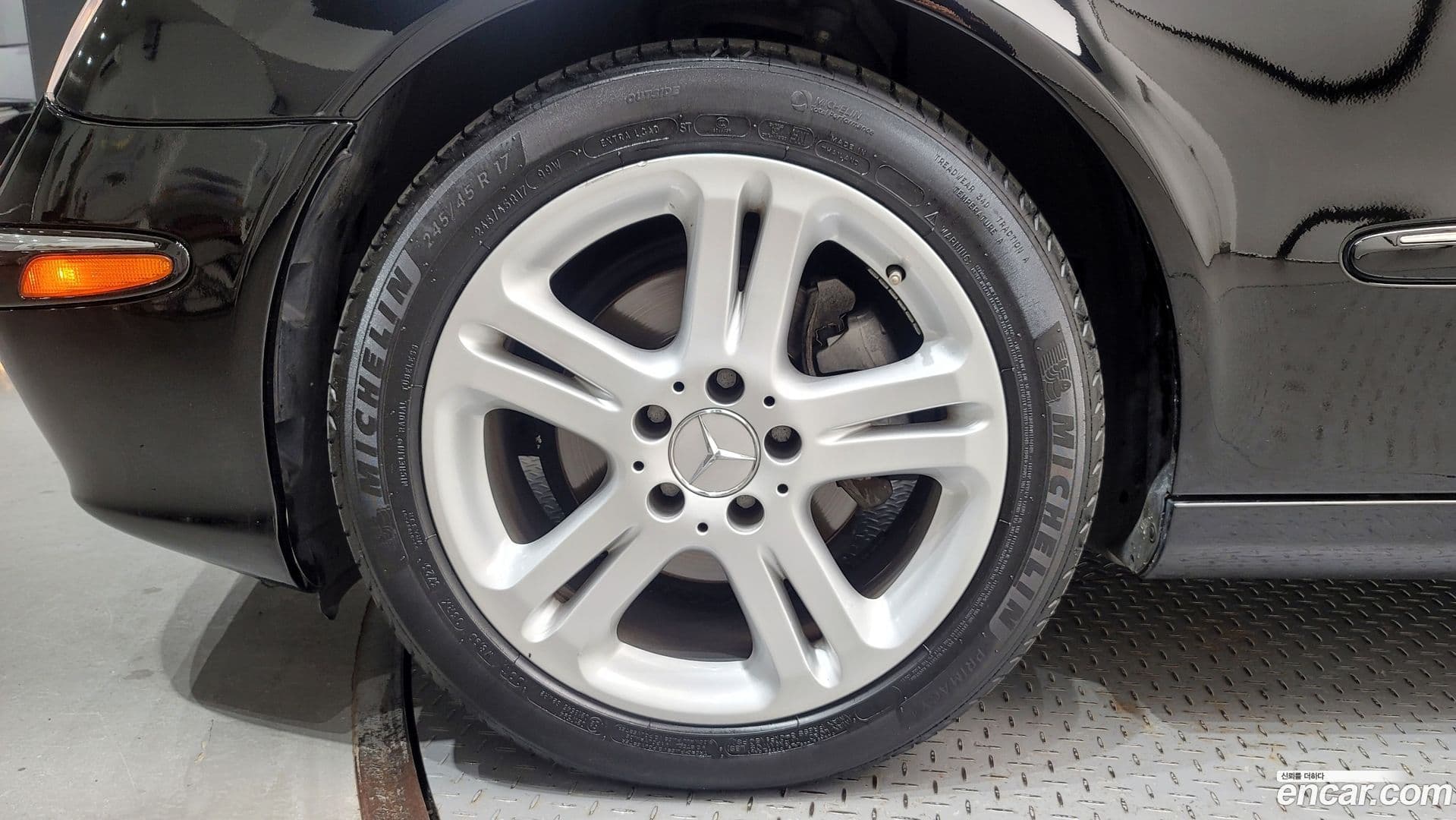 Main__Slider__Photo:E-Class Mercedes-Benz 2006.11-4