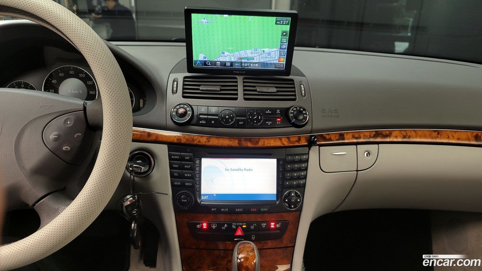 Main__Slider__Photo:E-Class Mercedes-Benz 2006.11-15