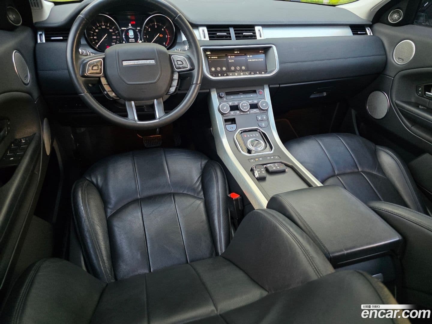 Main__Slider__Photo:Range Rover Evoque Land Rover 2018.5-12