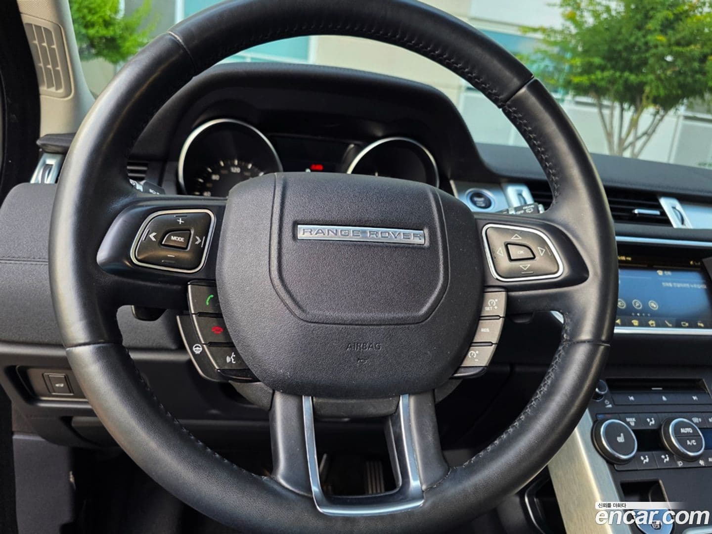 Main__Slider__Photo:Range Rover Evoque Land Rover 2018.5-15