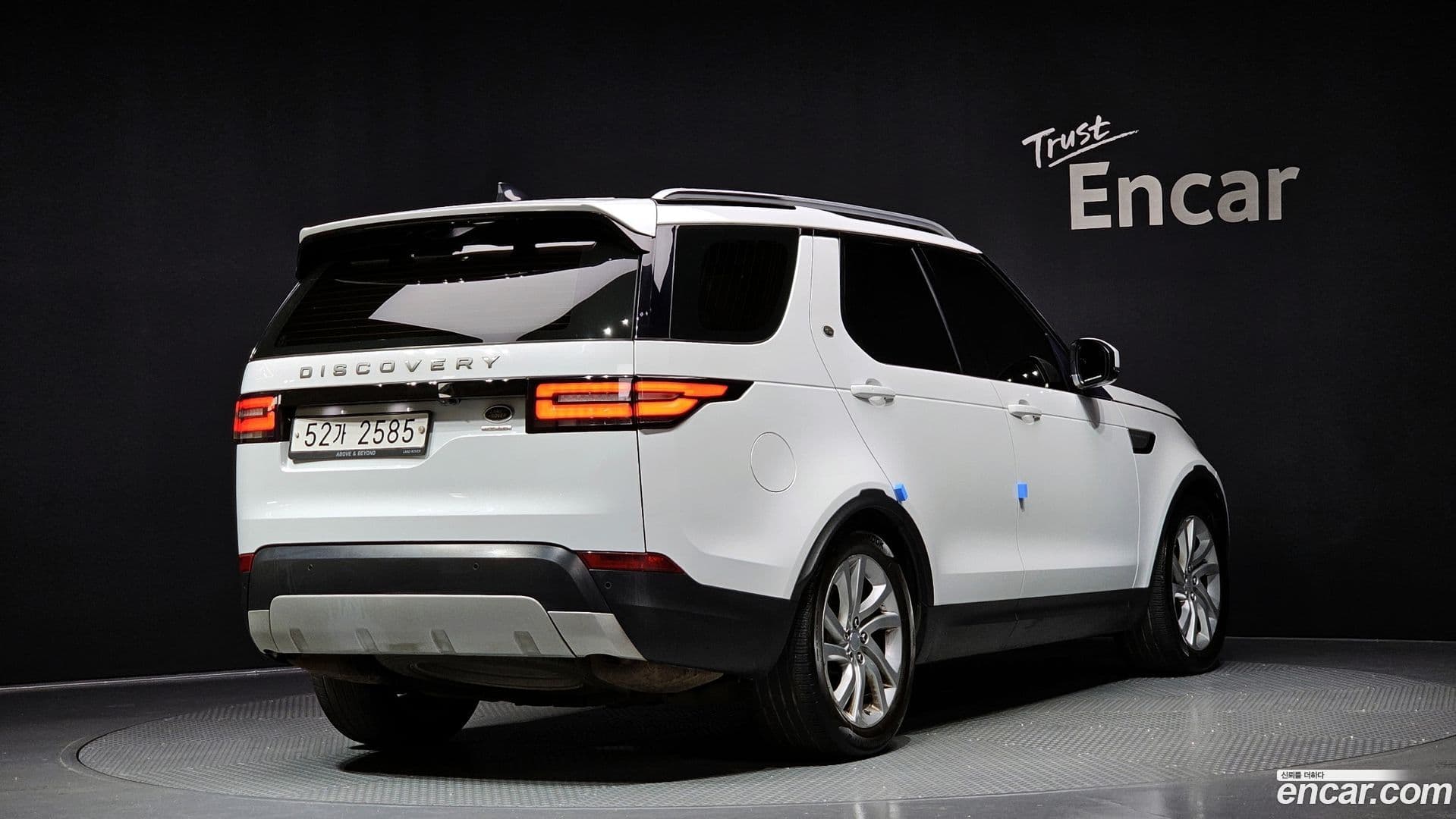 Main__Slider__Photo:Discovery Land Rover 2017.11-1