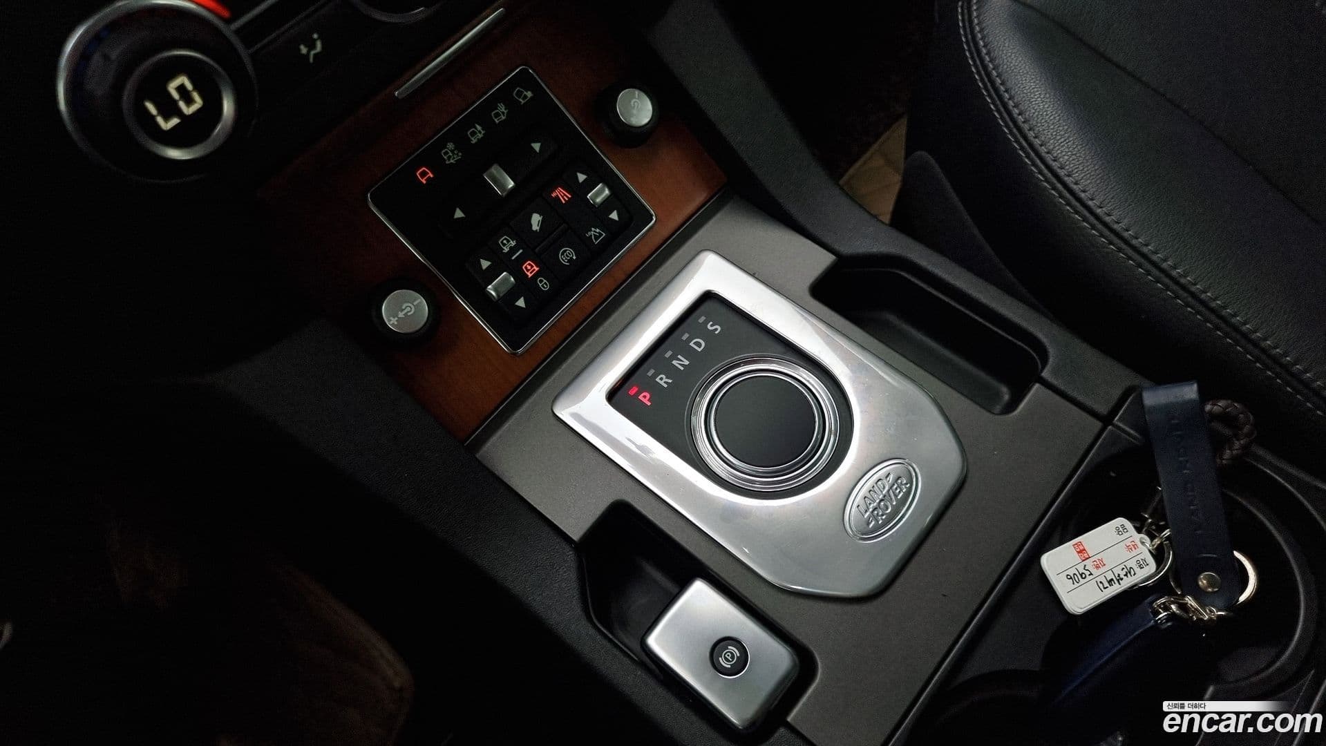 Main__Slider__Photo:Discovery Land Rover 2015.10-8