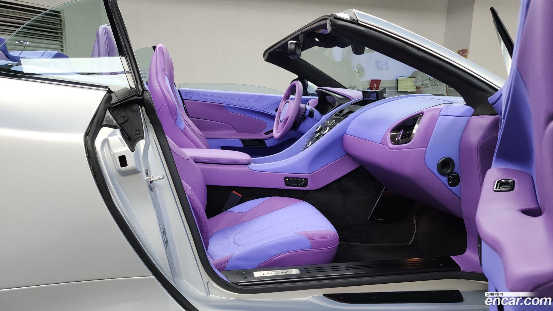 Main__Slider__Photo:Vanquish Astonmartin 2015.11-10