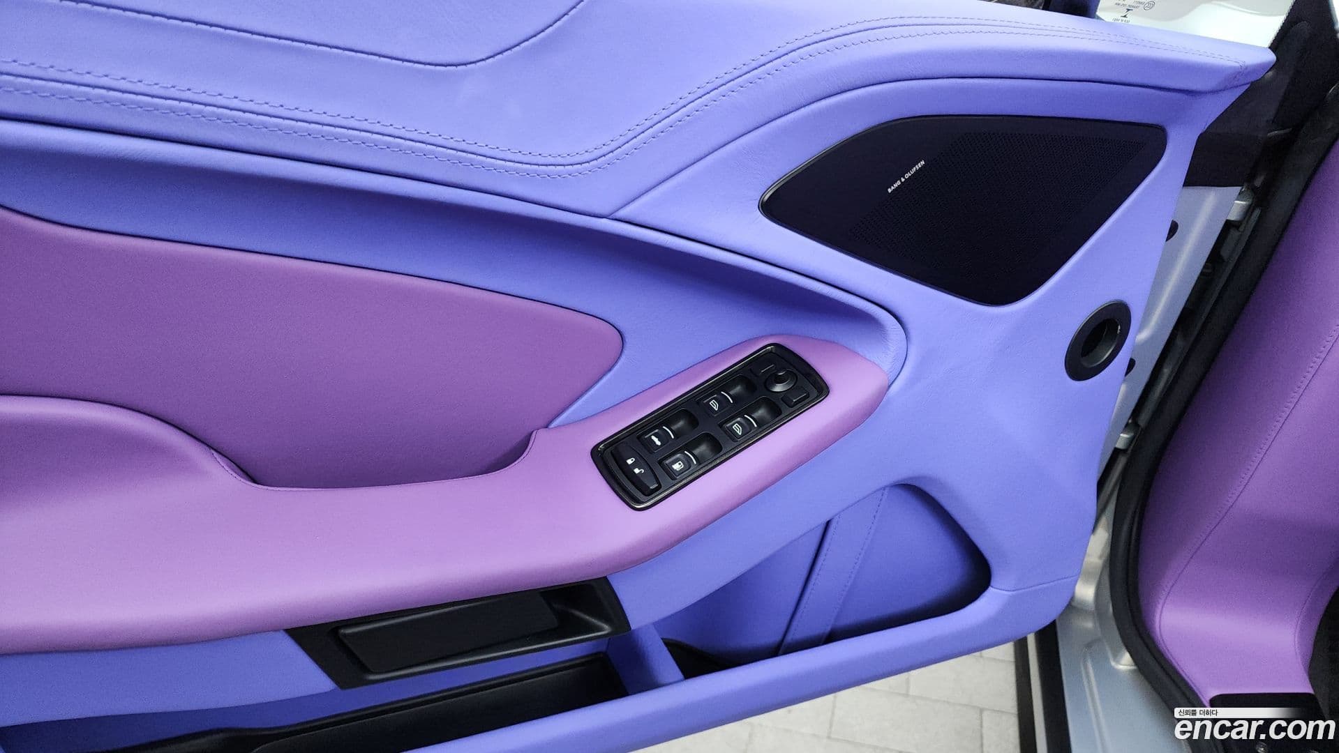 Main__Slider__Photo:Vanquish Astonmartin 2015.11-16