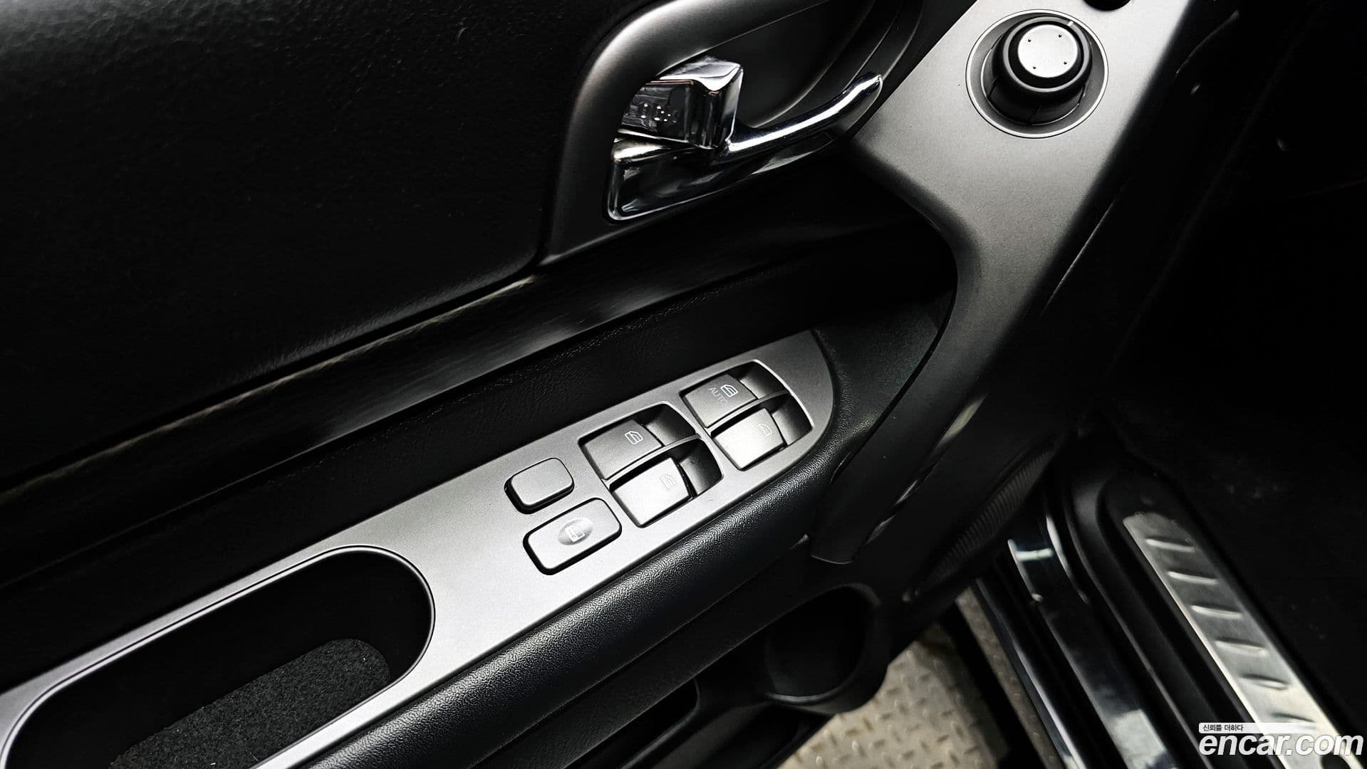 Main__Slider__Photo:KORANDO KG Mobility 2018.7-15