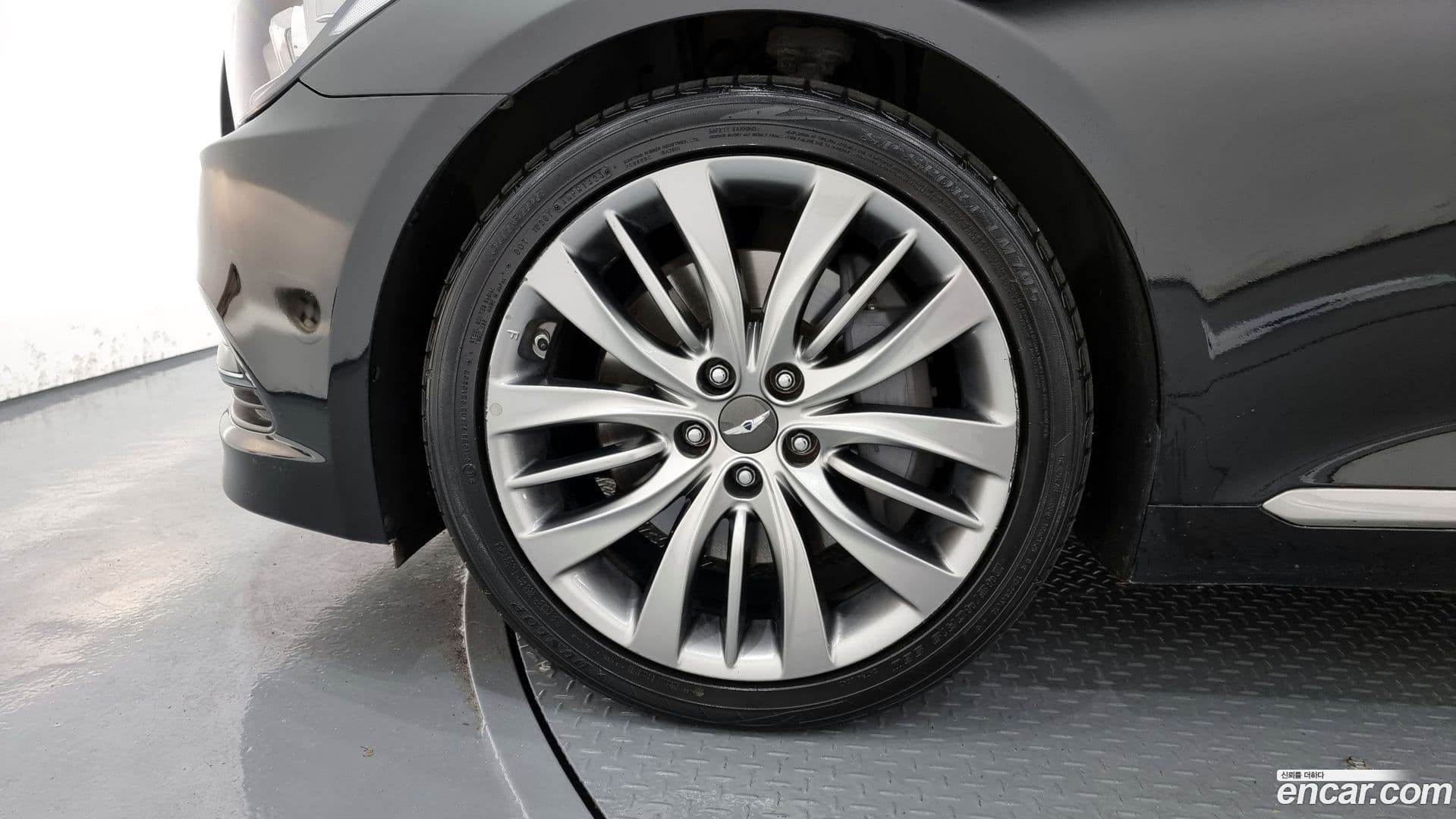 Main__Slider__Photo:Genesis Hyundai 2016.0-4