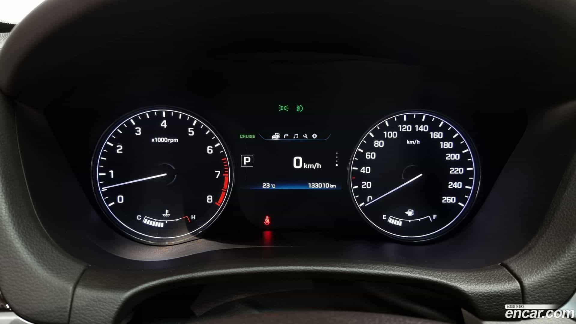 Genesis Hyundai 2016.0-INNER-008