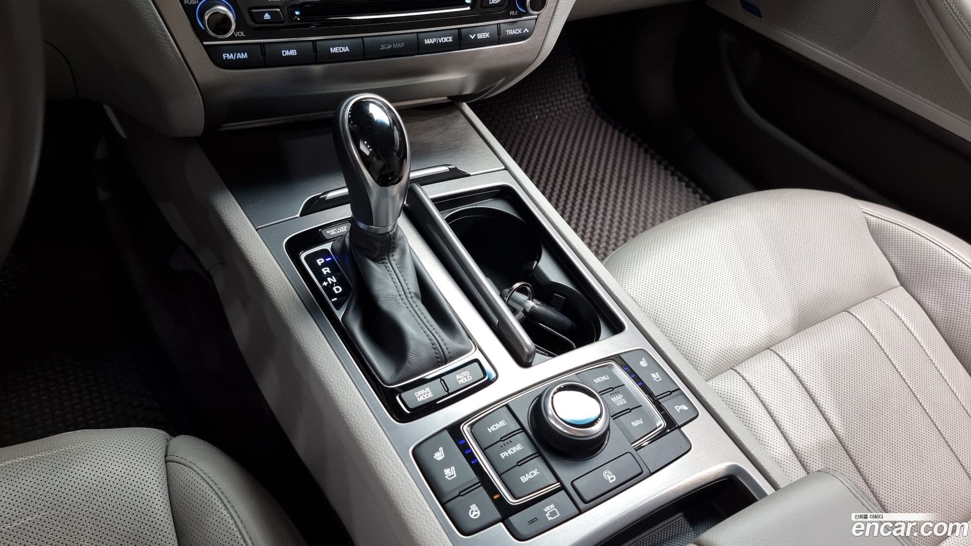 Main__Slider__Photo:Genesis Hyundai 2016.0-8