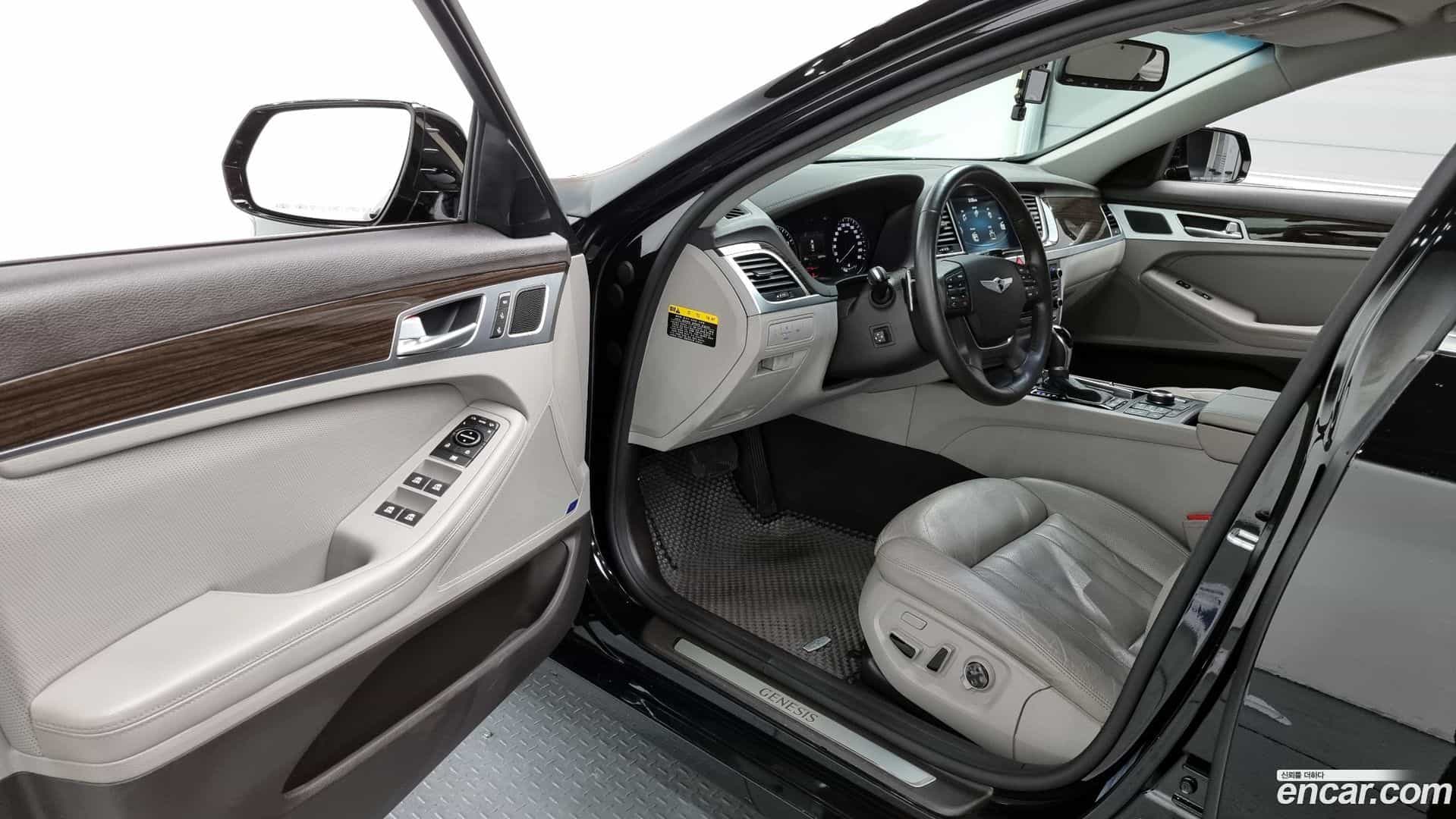 Genesis Hyundai 2016.0-INNER-010