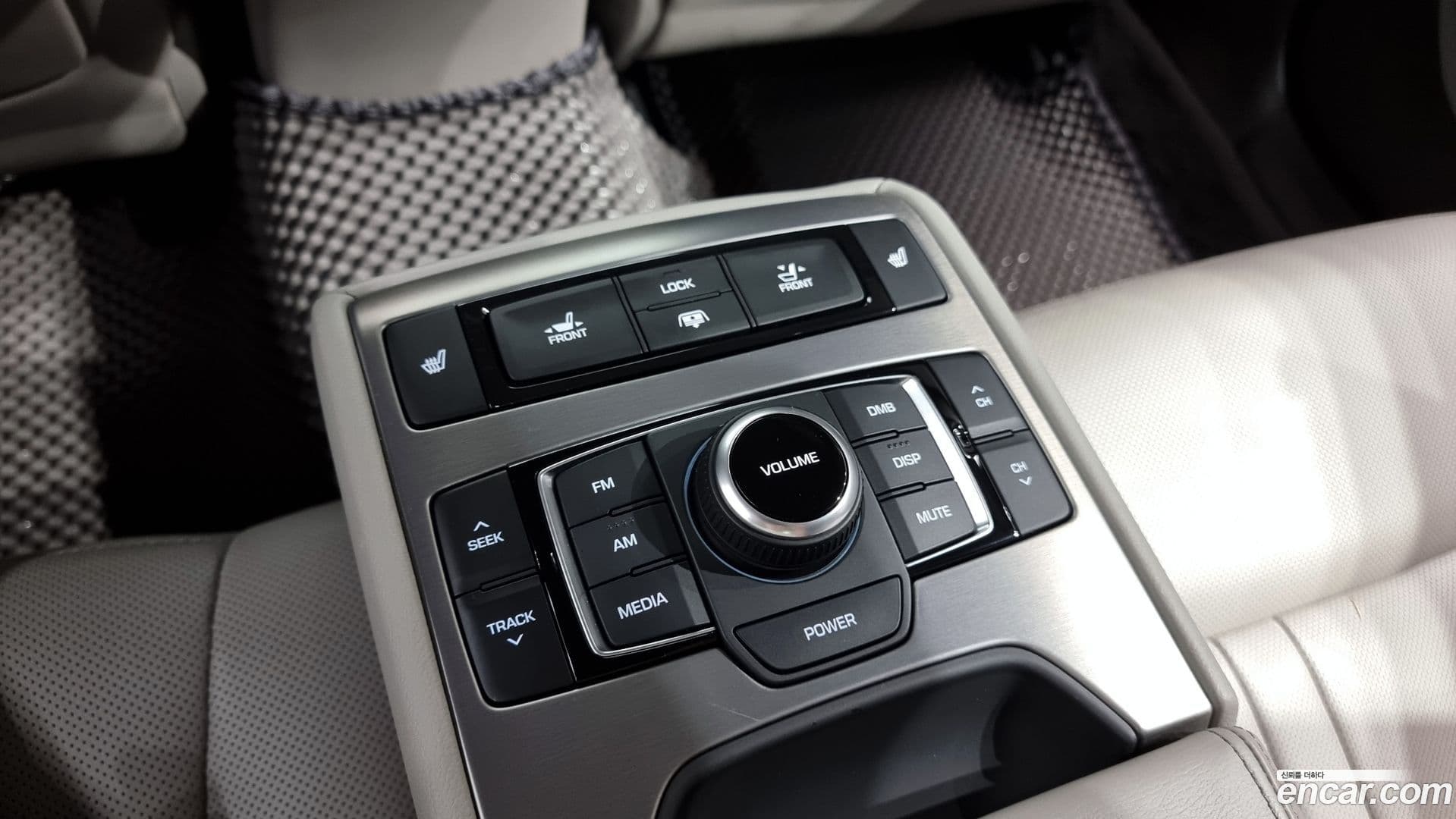 Main__Slider__Photo:Genesis Hyundai 2016.0-18