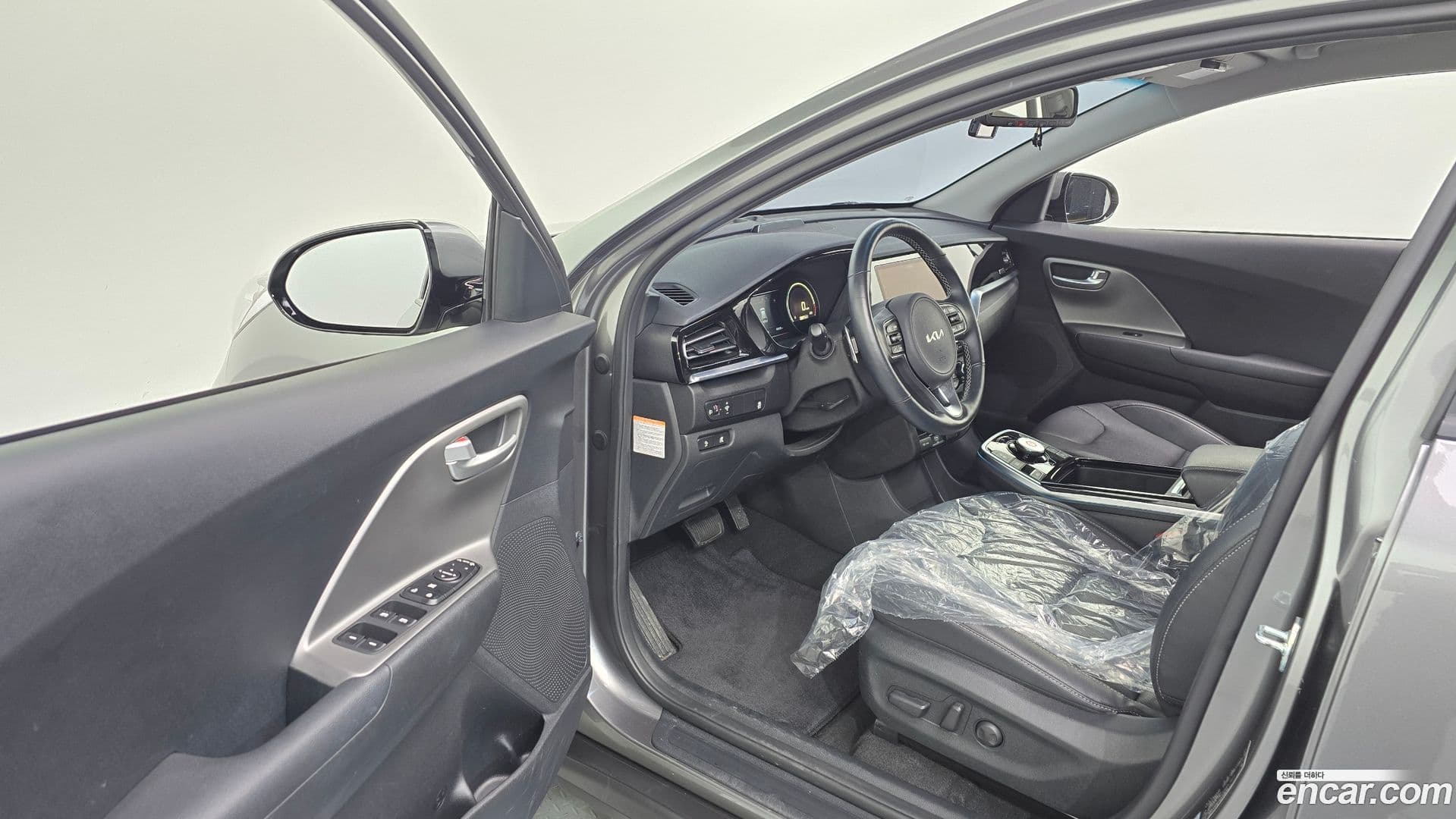 Main__Slider__Photo:Niro Kia 2023.3-9