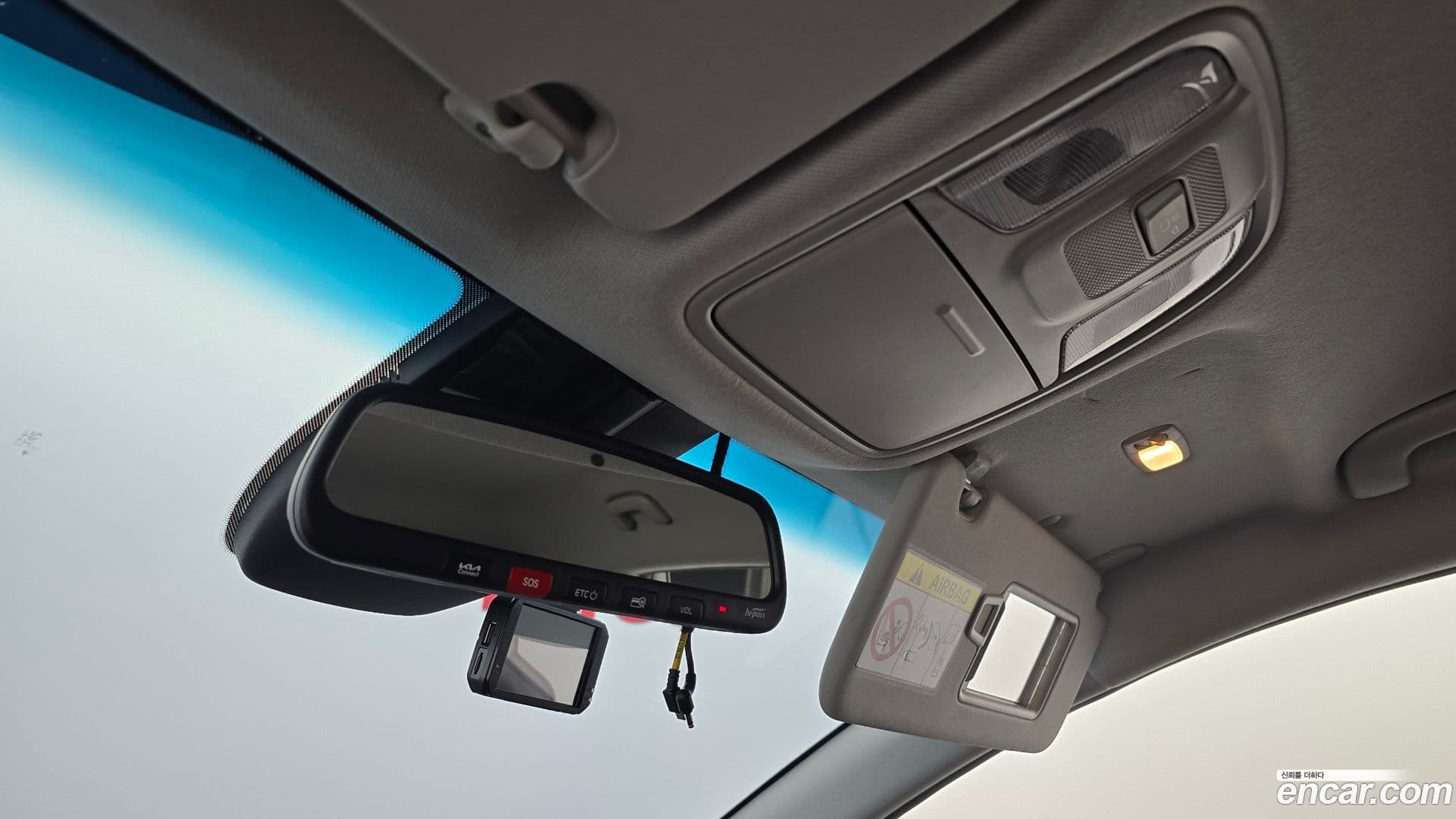 Main__Slider__Photo:Niro Kia 2023.3-17