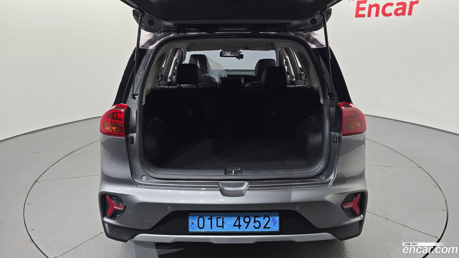 Main__Slider__Photo:Niro Kia 2023.3-19