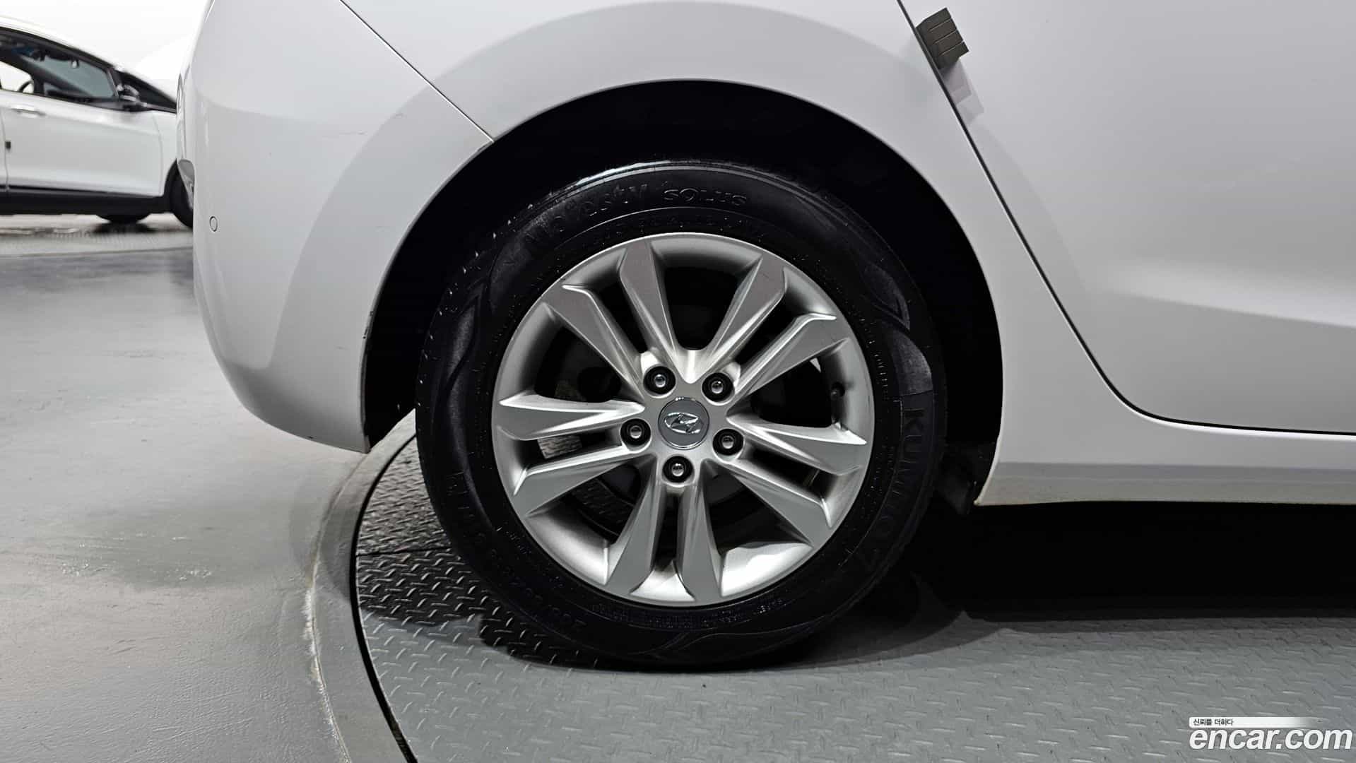 i30 Hyundai 2014.0-OUTER-005