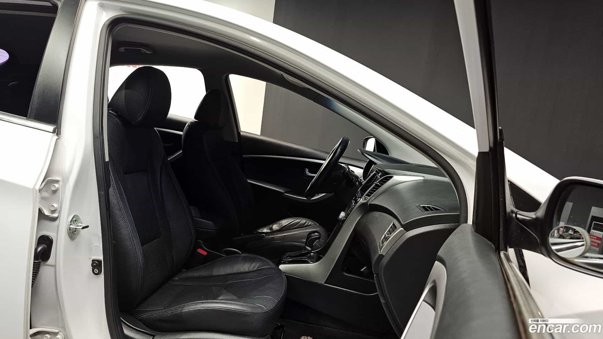 i30 Hyundai 2014.0-INNER-010