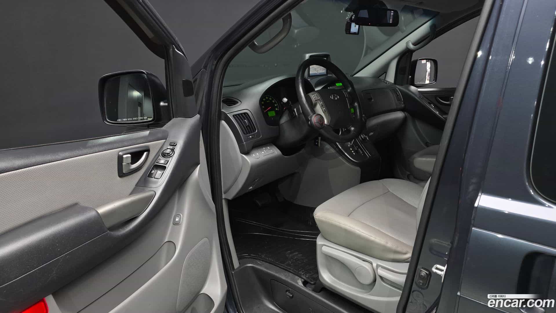 Starex Hyundai 2014.6-INNER-010