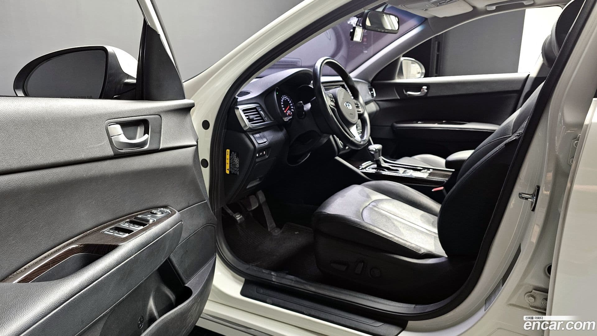 Main__Slider__Photo:K5 Kia 2015.11-11