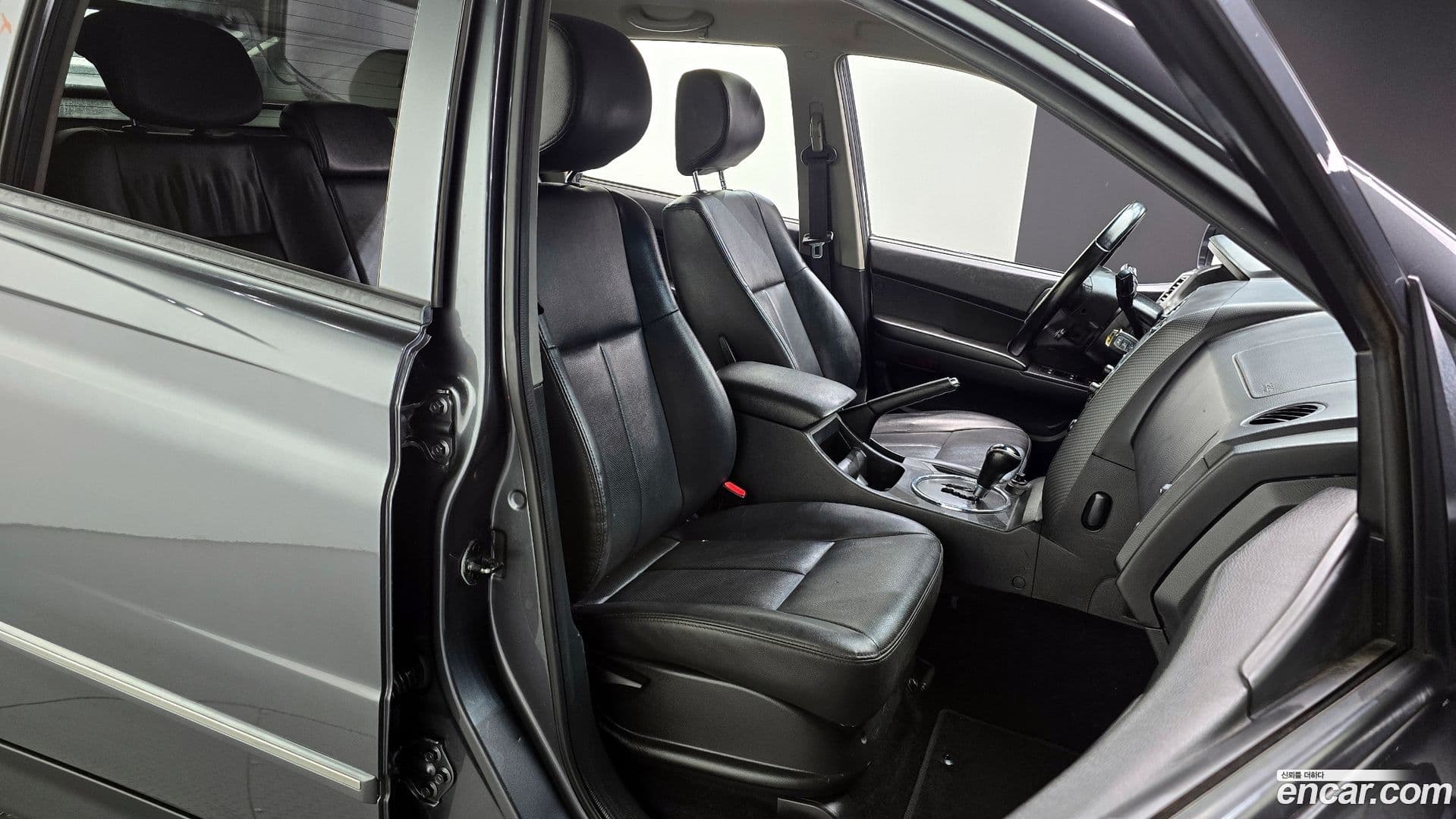 Main__Slider__Photo:KORANDO KG_Mobility_Ssangyong 2015.6-10