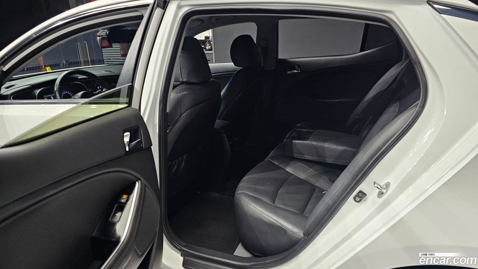 Main__Slider__Photo:K5 Kia 2014.2-11