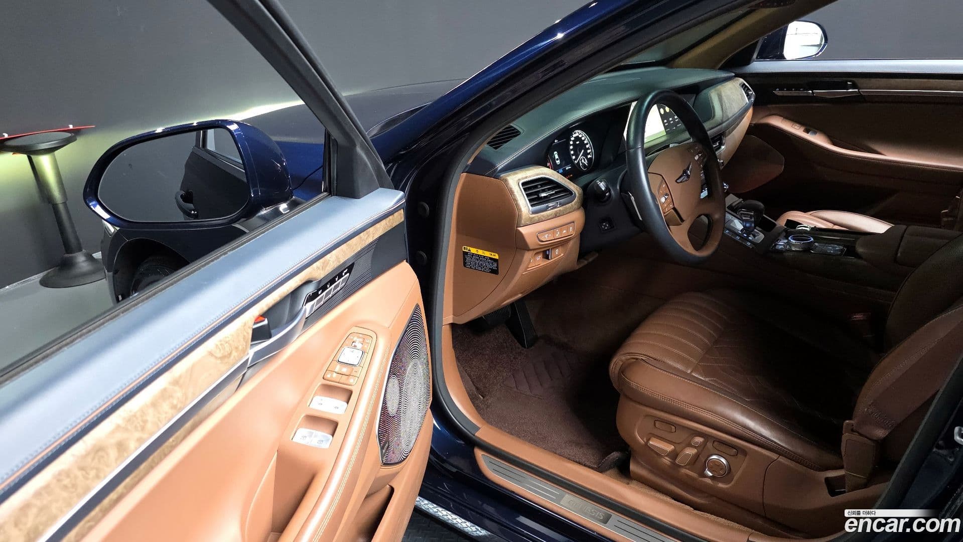 Main__Slider__Photo:G90 Genesis 2020.8-9