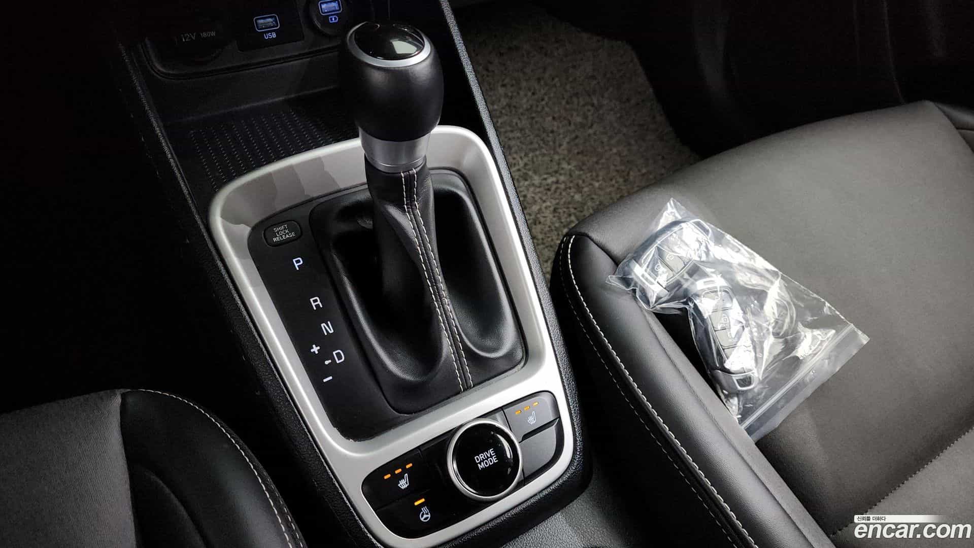 Venue Hyundai 2019.11-INNER-009