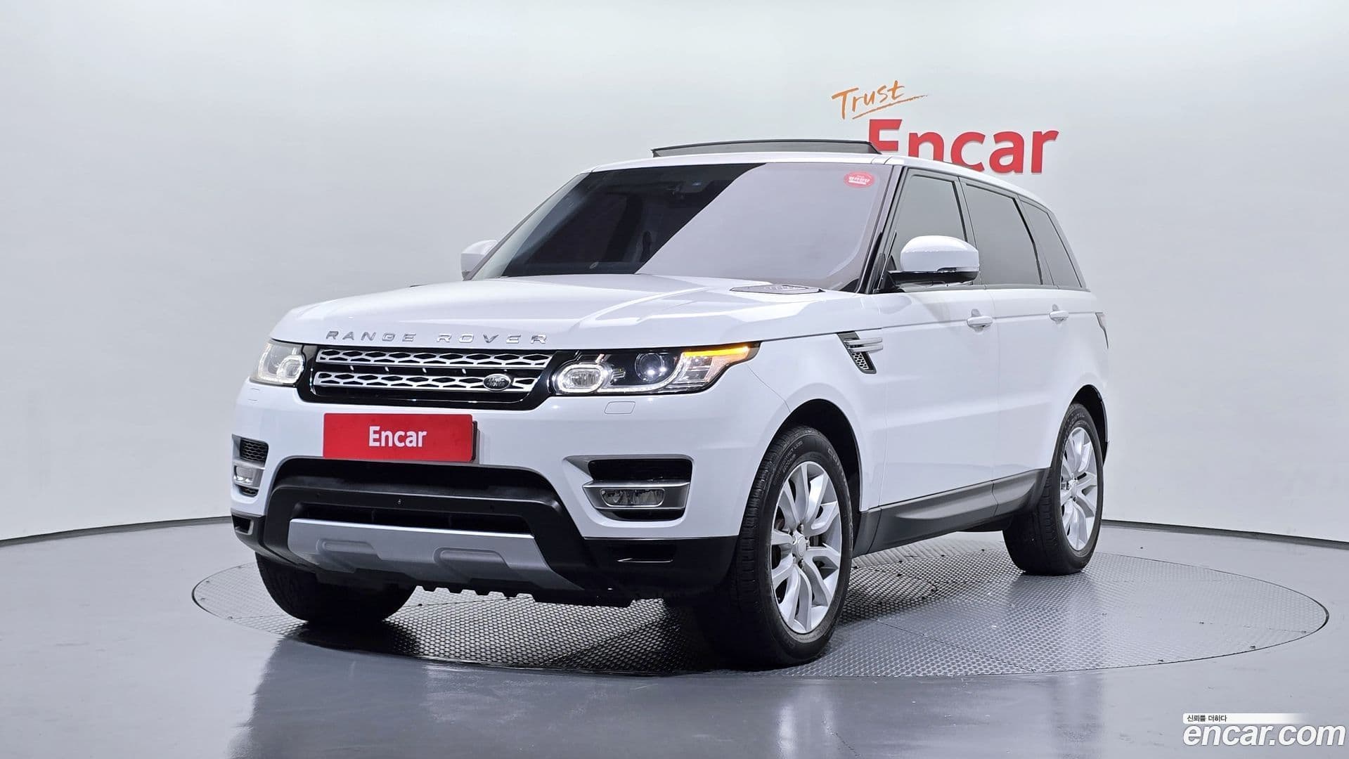 Main__Slider__Photo:Range Rover Sport Land Rover 2016.3-0