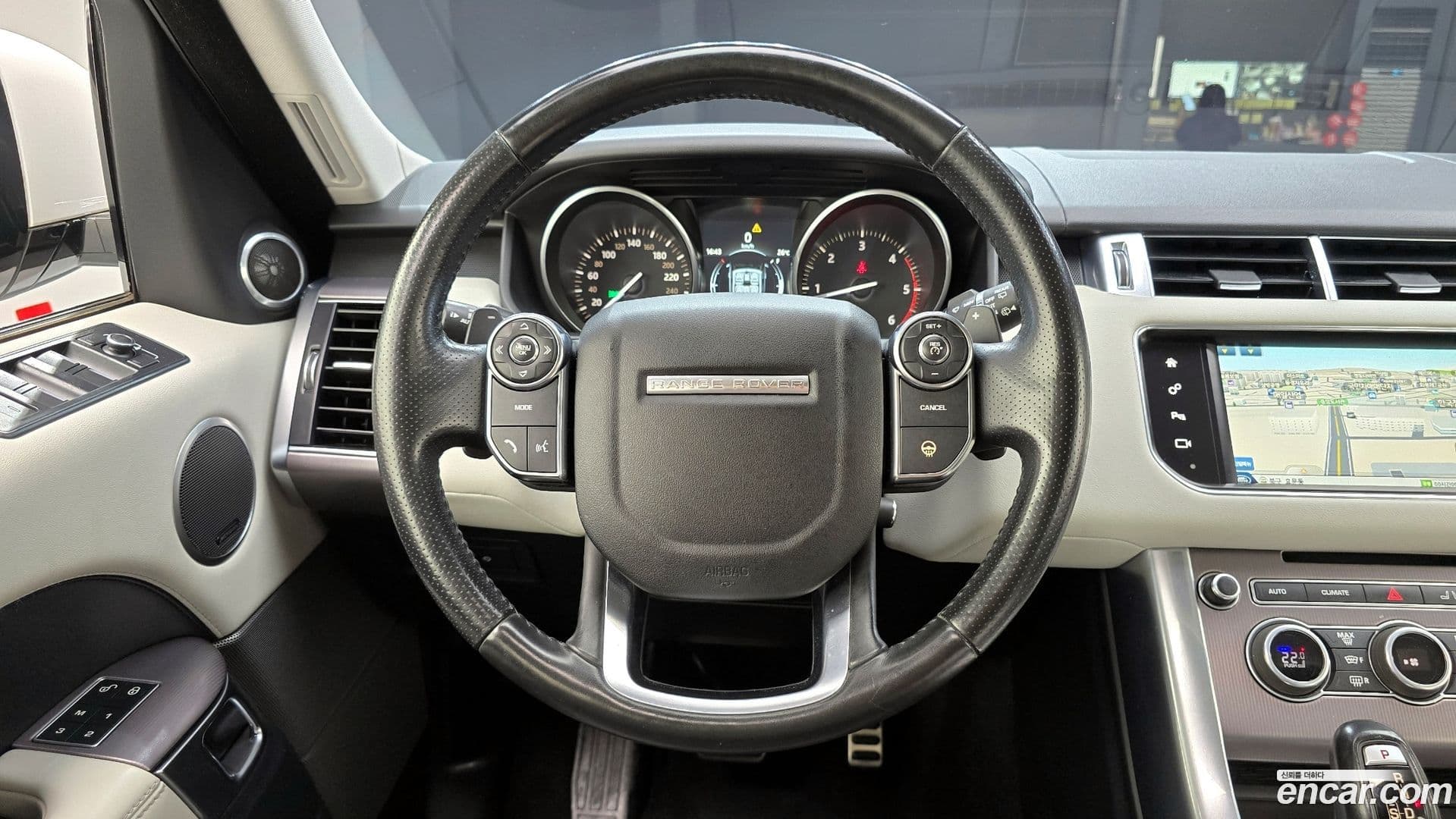 Main__Slider__Photo:Range Rover Sport Land Rover 2016.3-12