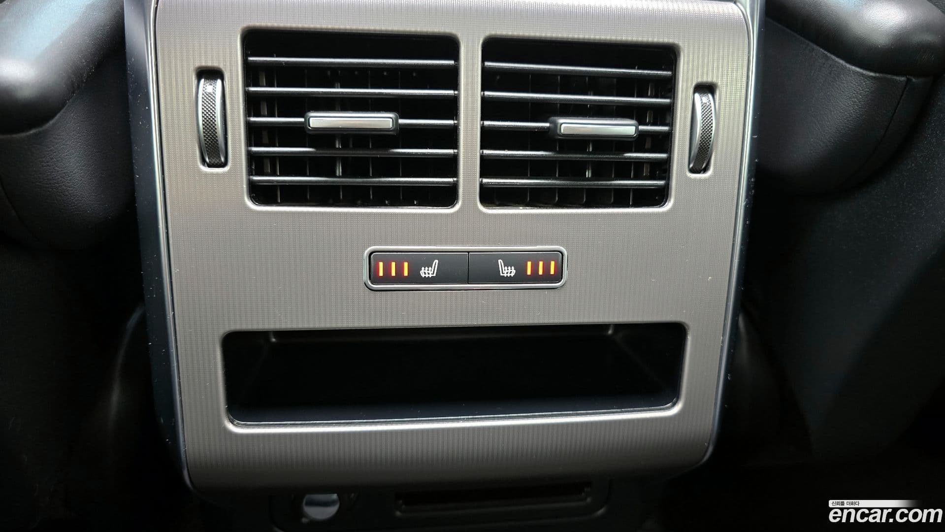 Main__Slider__Photo:Range Rover Sport Land Rover 2016.3-16