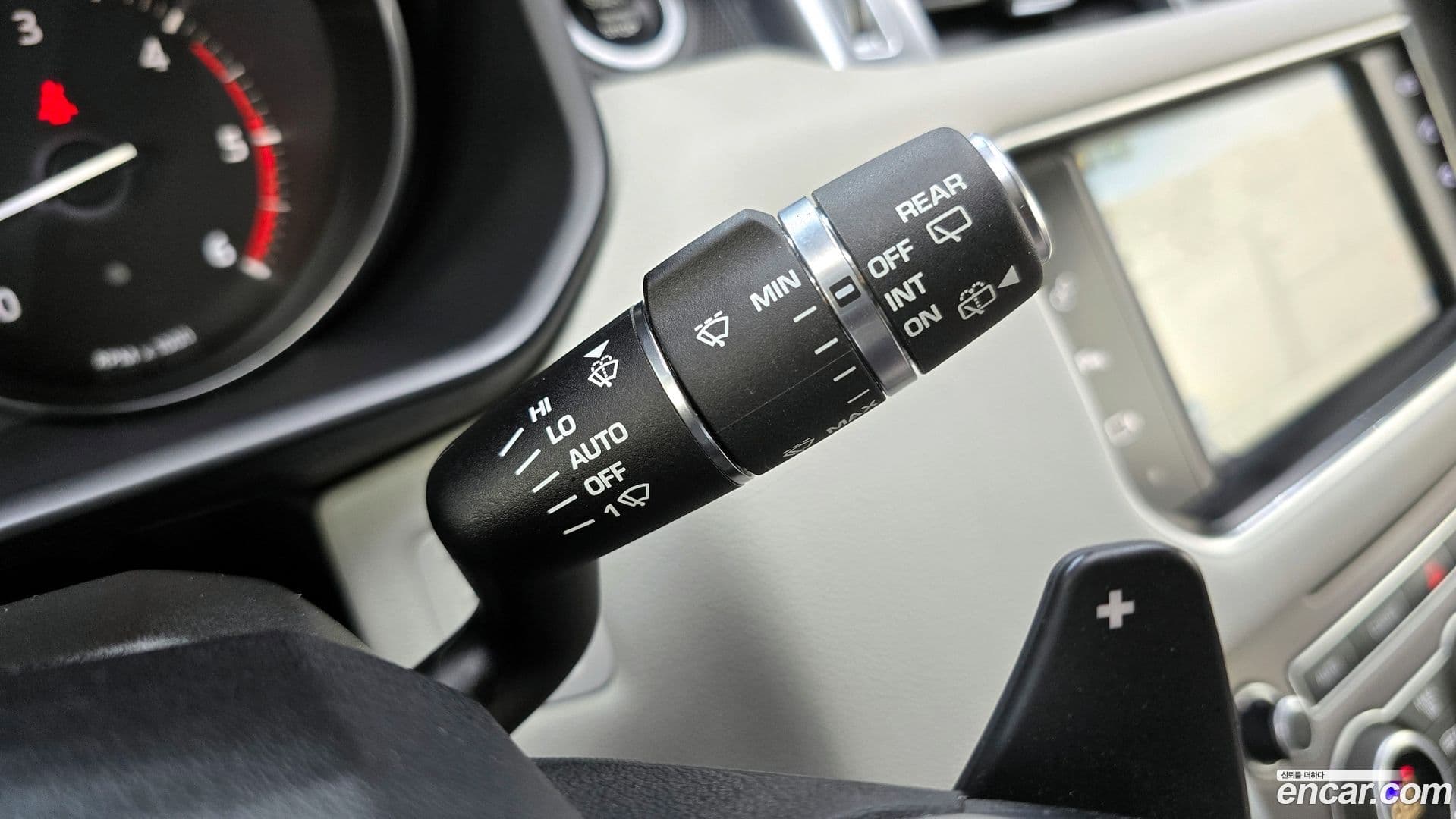 Main__Slider__Photo:Range Rover Sport Land Rover 2016.3-17