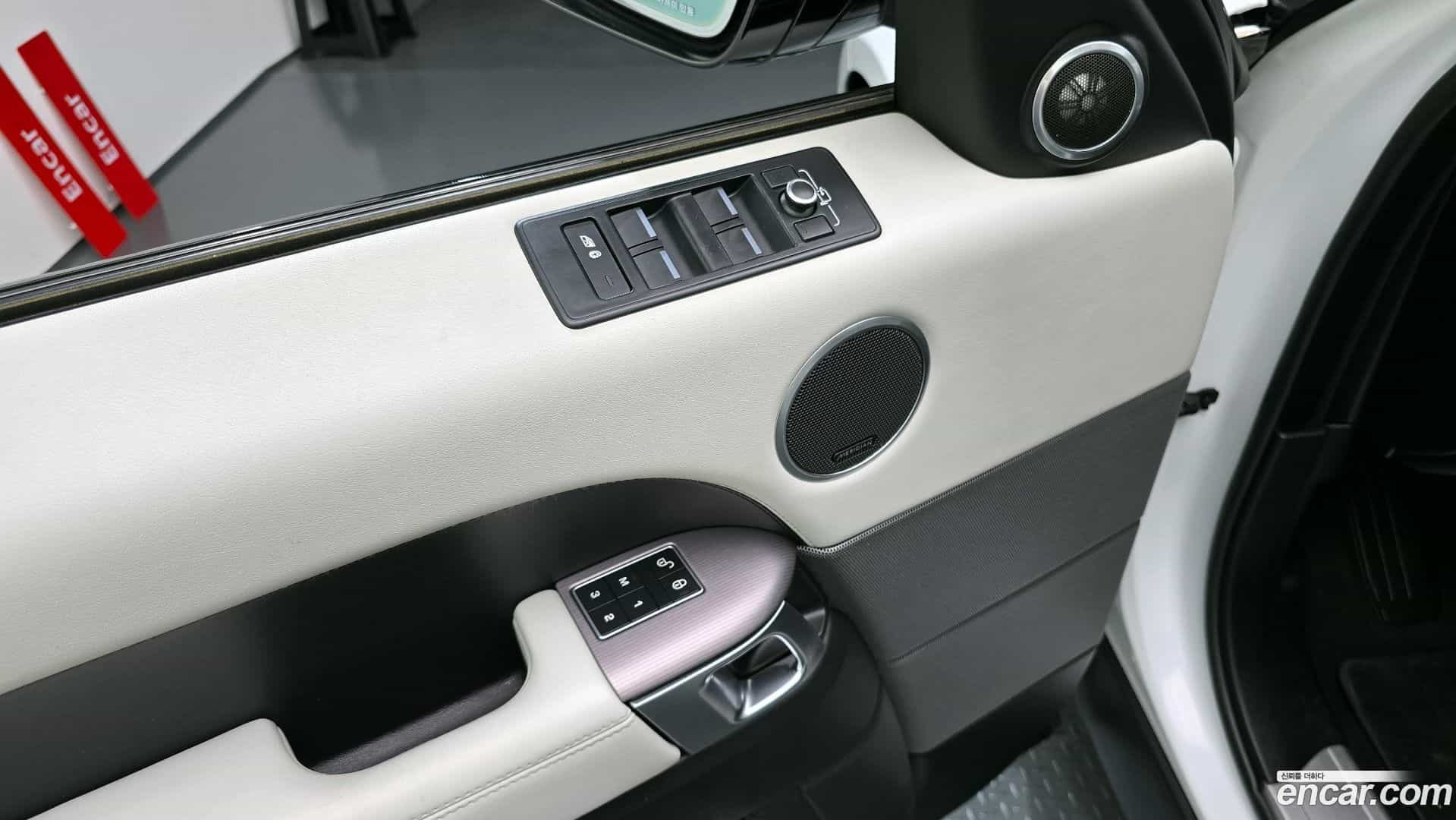 Range Rover Sport Land Rover 2016.3-OPTION-023