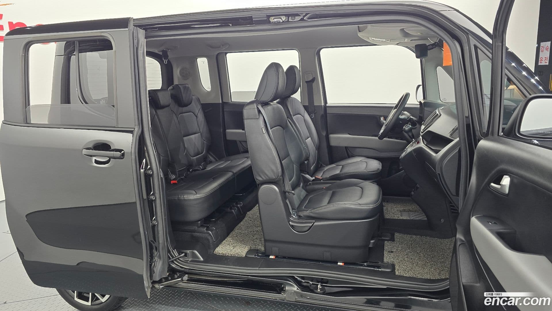 Main__Slider__Photo:RAY Kia 2024.0-9