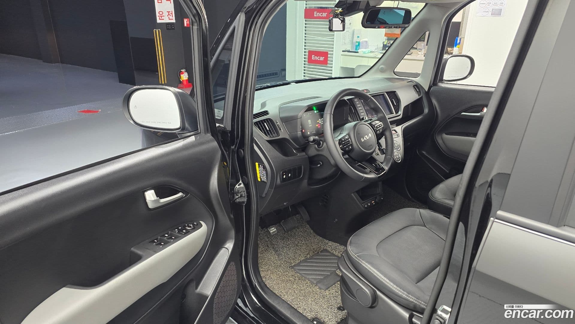 Main__Slider__Photo:RAY Kia 2024.0-10