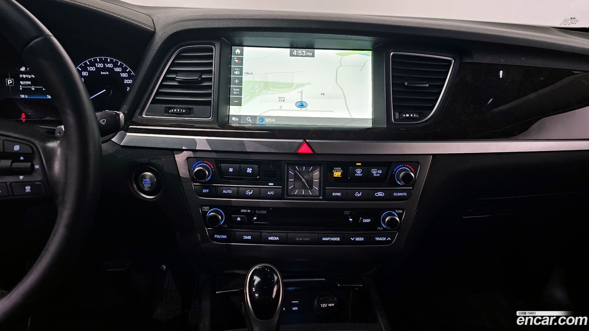 Main__Slider__Photo:Genesis Hyundai 2016.2-14