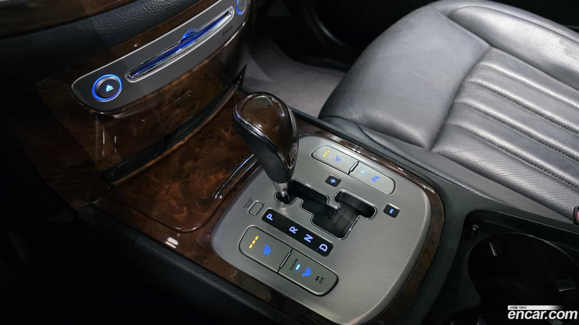 Genesis Hyundai 2010.4-INNER-009