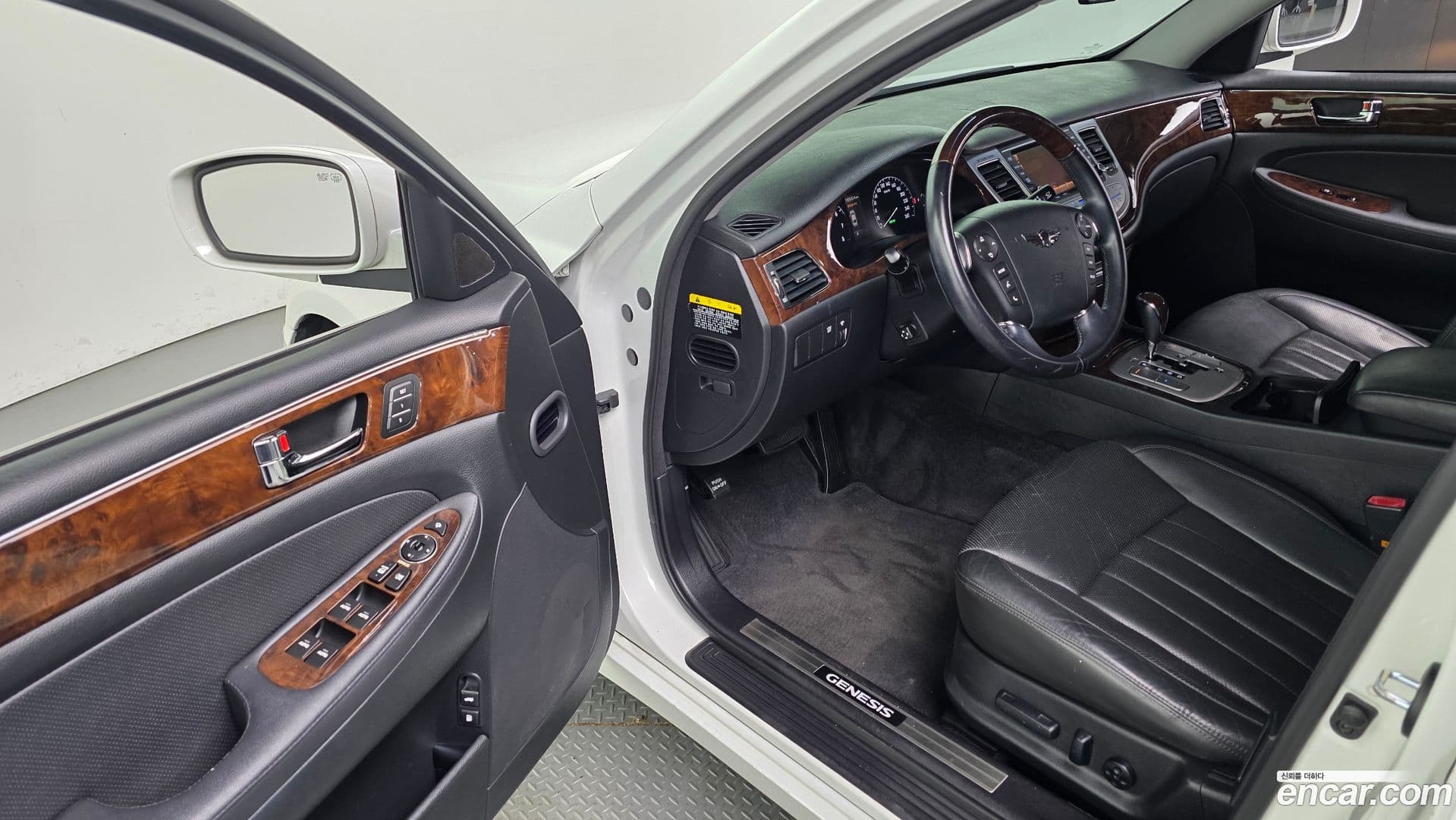 Main__Slider__Photo:Genesis Hyundai 2010.4-10