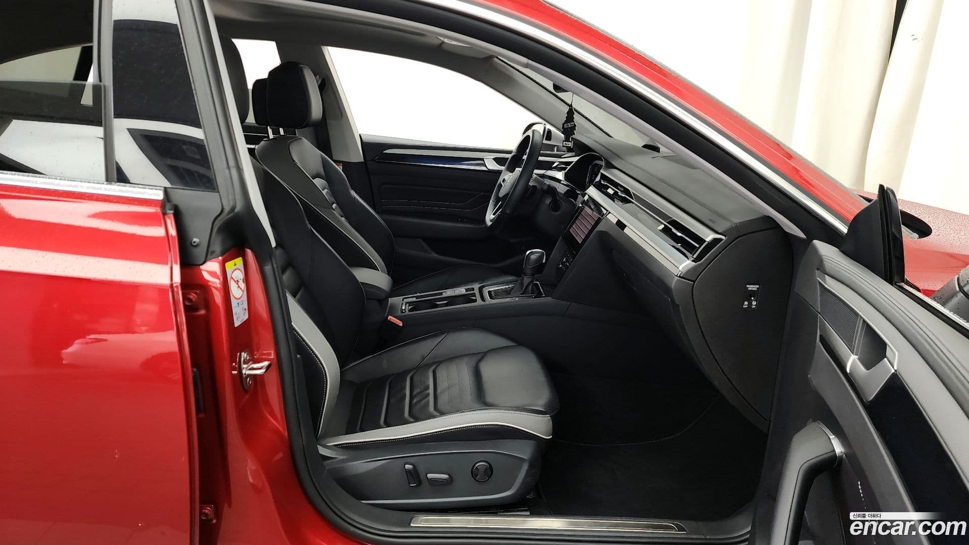 Main__Slider__Photo:Arteon Volkswagen 2023.10-10