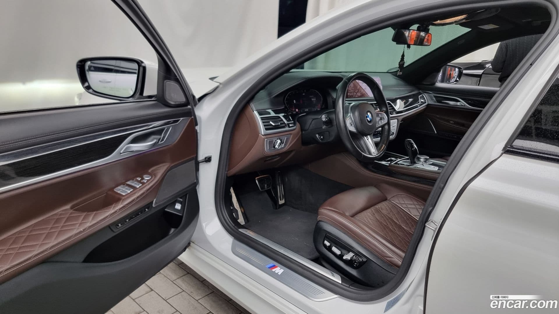 Main__Slider__Photo:7-Series BMW 2019.11-9