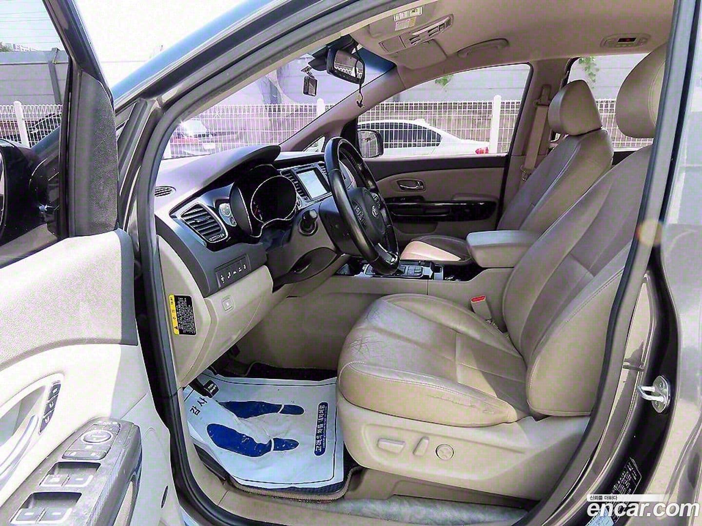 Main__Slider__Photo:Canival Kia 2015.0-4