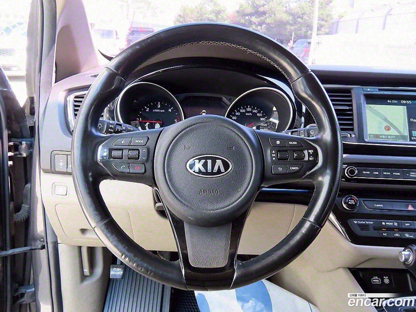 Main__Slider__Photo:Canival Kia 2015.0-8