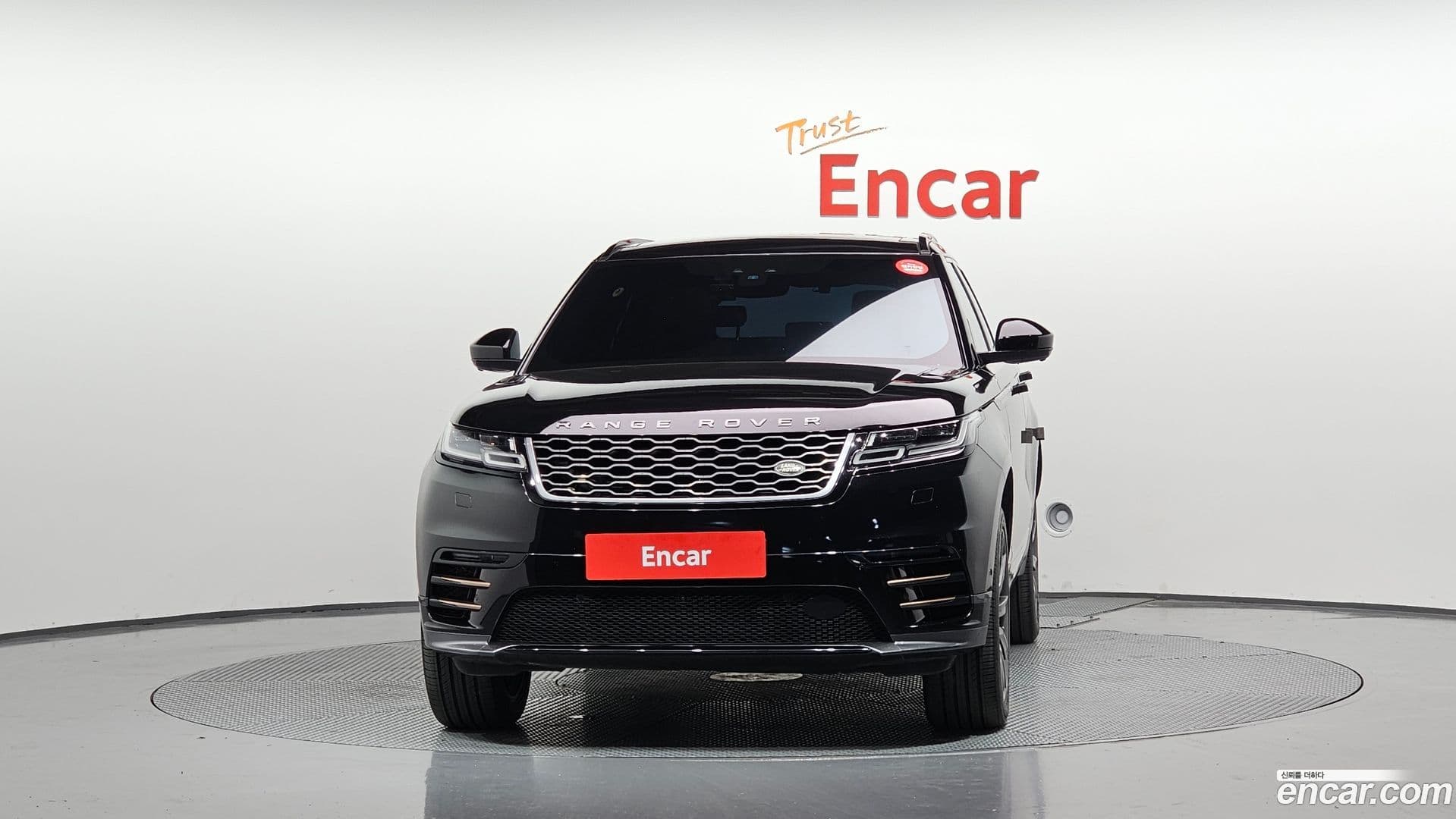 Main__Slider__Photo:Range Rover Velar Land Rover 2019.3-2