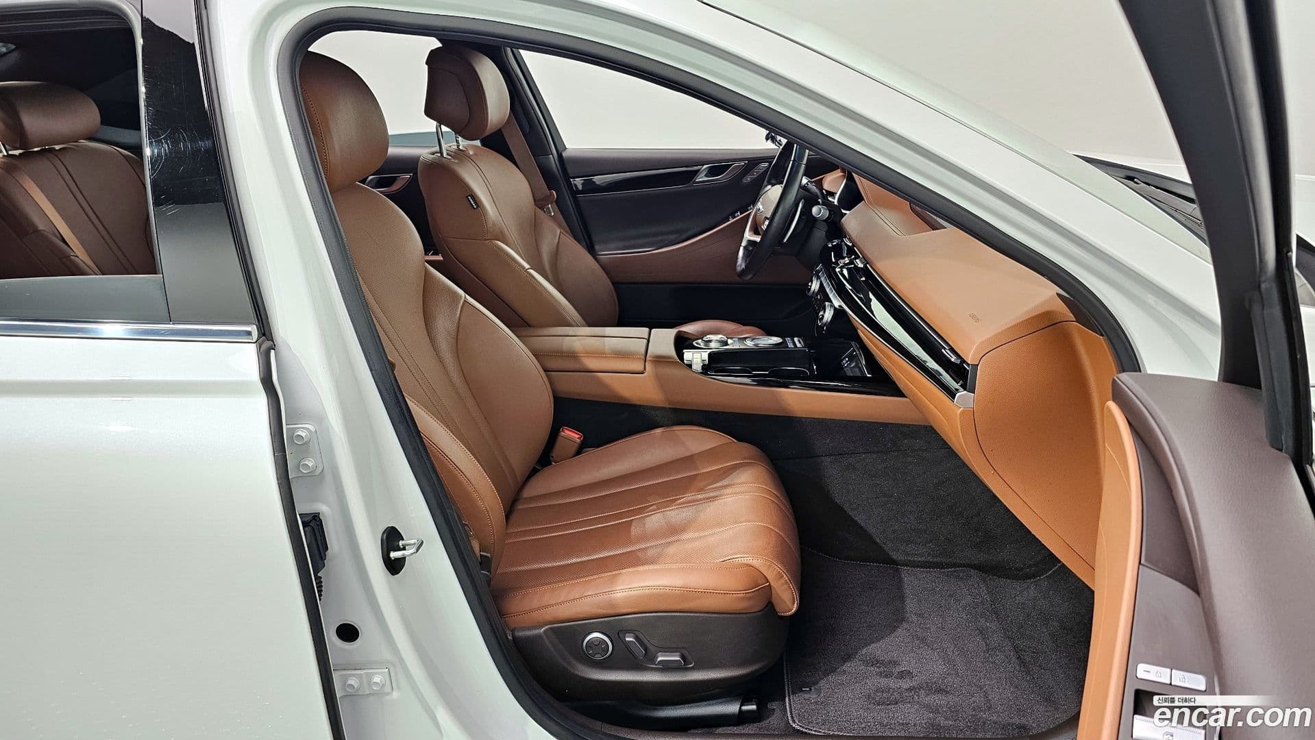 Main__Slider__Photo:G80 Genesis 2022.2-11