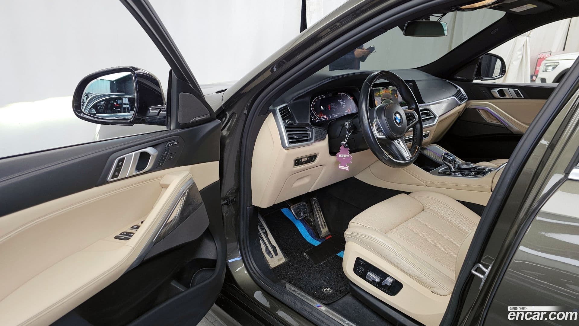 Main__Slider__Photo:X6 BMW 2021.5-9