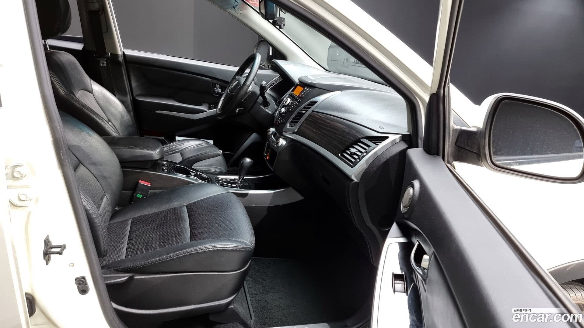 Main__Slider__Photo:KORANDO KG_Mobility_Ssangyong 2013.9-8