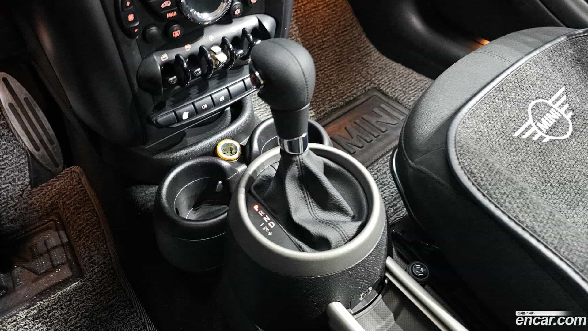 Countryman Mini 2011.11-INNER-009