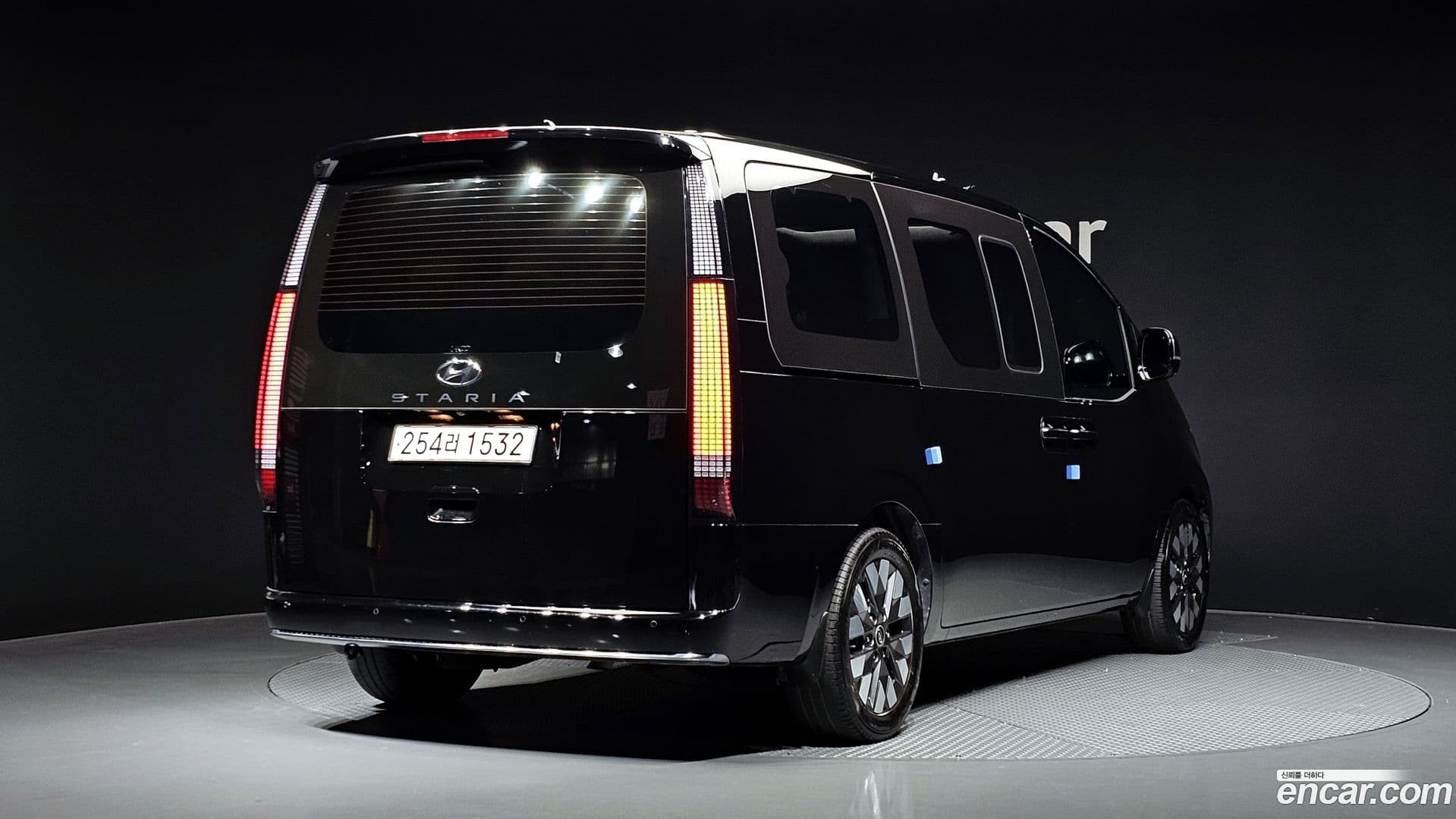 Main__Slider__Photo:Staria Hyundai 2023.0-2