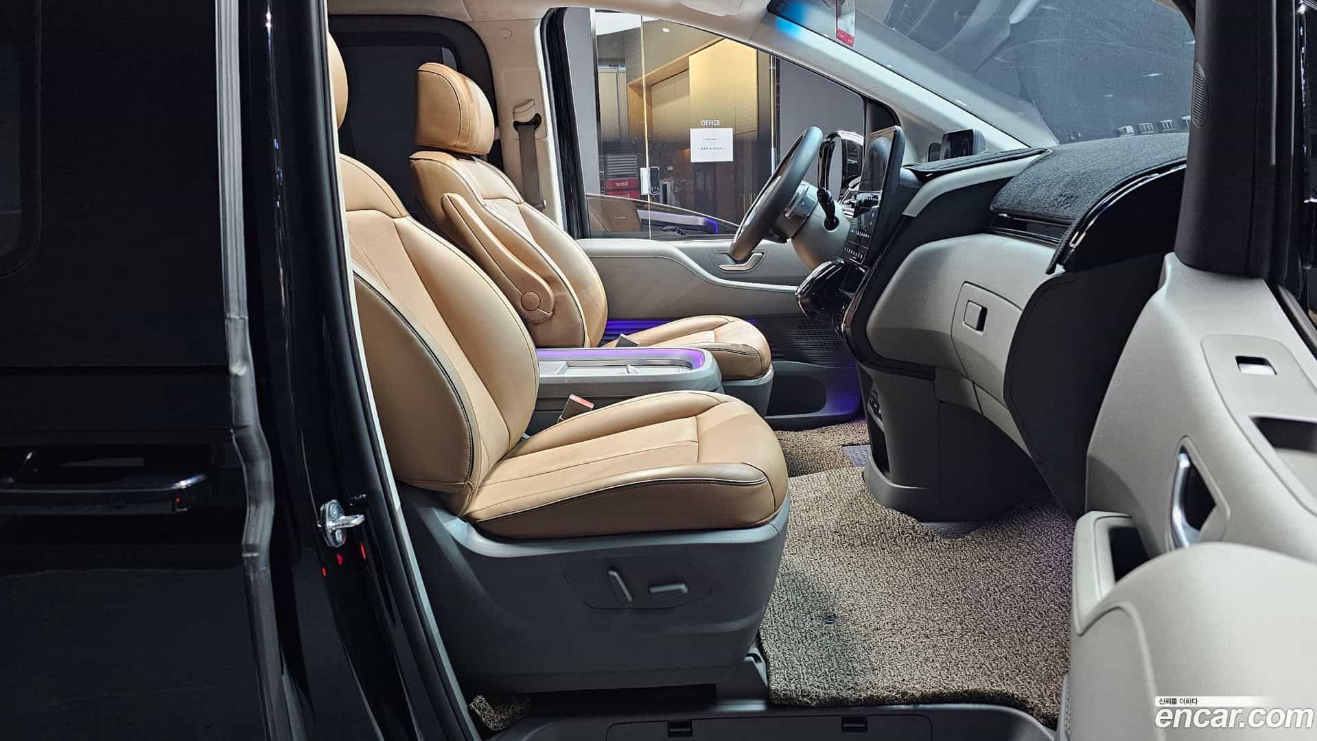 Staria Hyundai 2023.0-INNER-010