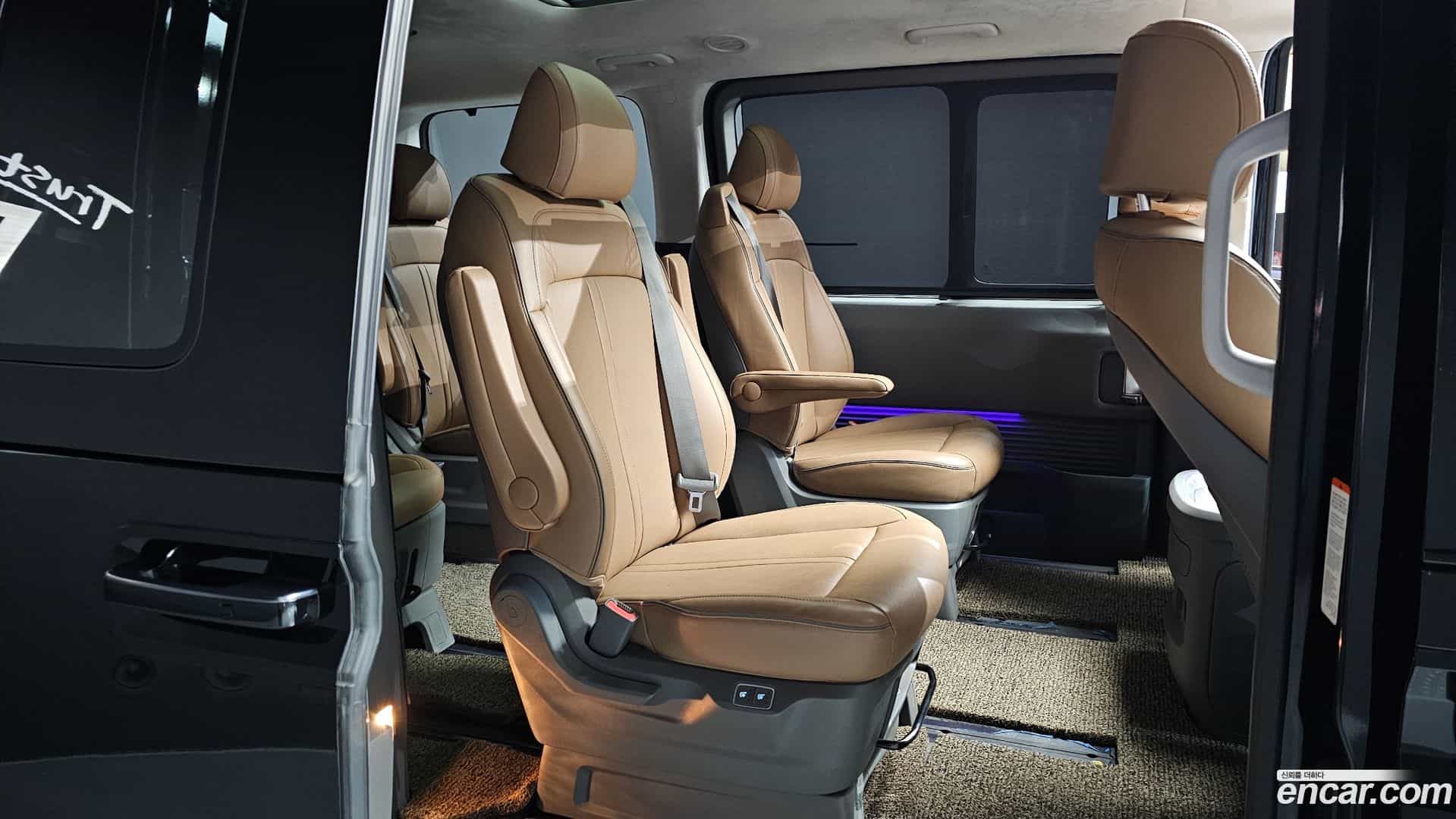 Staria Hyundai 2023.0-OPTION-016