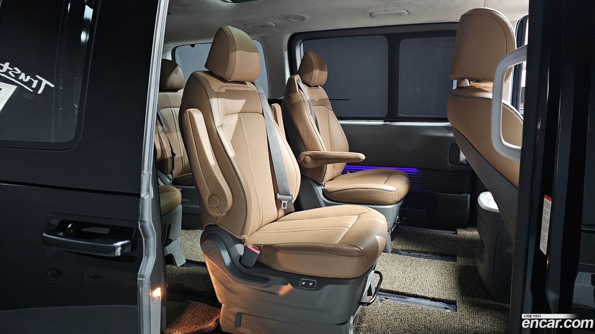 Main__Slider__Photo:Staria Hyundai 2023.0-11