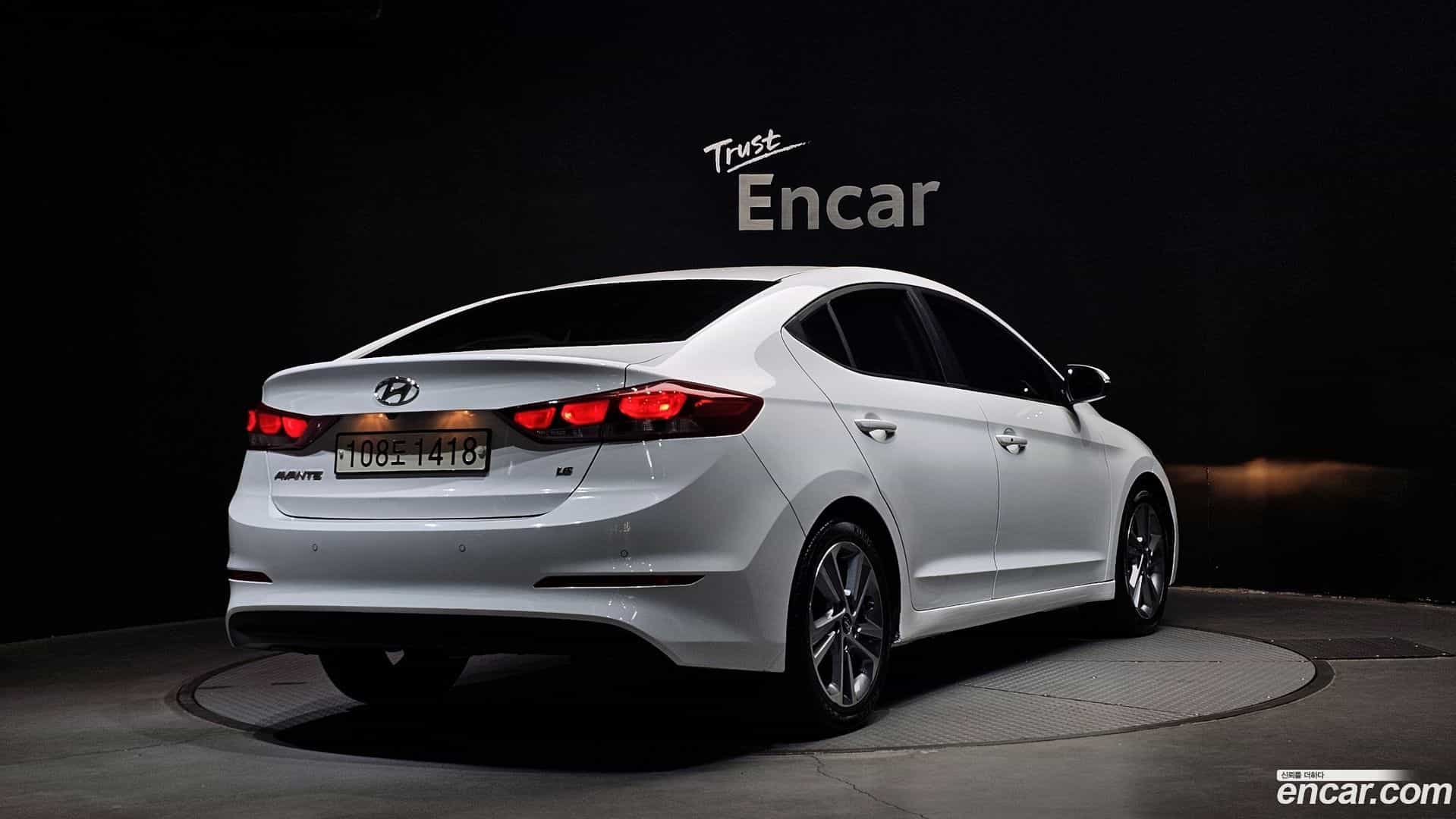 AVANTE Hyundai 2017.9-OUTER-002
