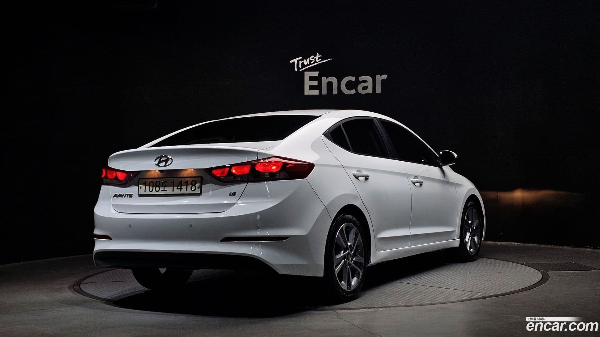 Main__Slider__Photo:AVANTE Hyundai 2017.9-1